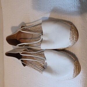 Eileen Fisher Ladies White Leather Espadrilles Flat Comfort Classic Summer